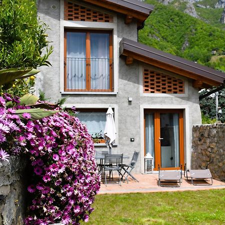 Our Happy Place - Casa Vacanze Per Il Viaggiatore Slow مانديلو ديل لاريو المظهر الخارجي الصورة