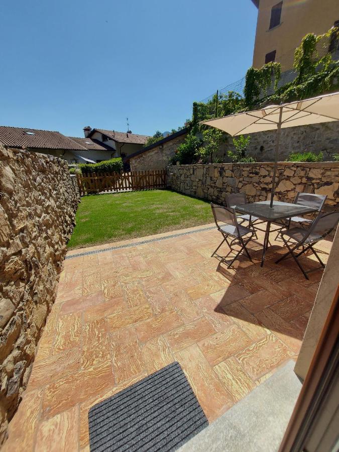 Our Happy Place - Casa Vacanze Per Il Viaggiatore Slow مانديلو ديل لاريو المظهر الخارجي الصورة
