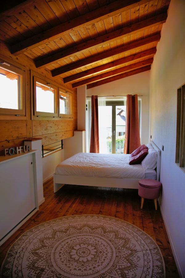 Our Happy Place - Casa Vacanze Per Il Viaggiatore Slow مانديلو ديل لاريو المظهر الخارجي الصورة