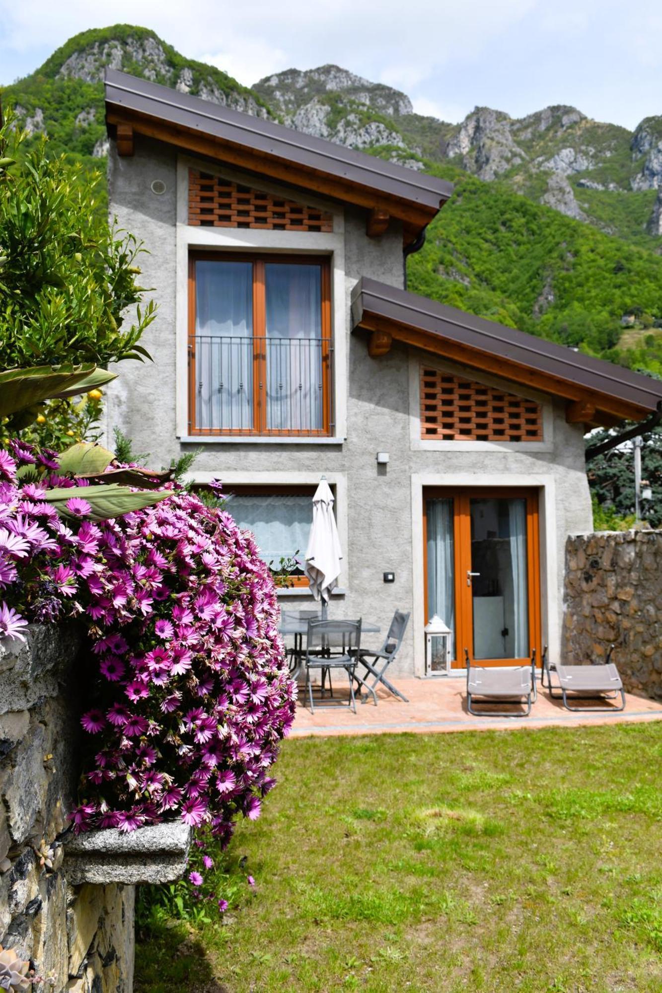 Our Happy Place - Casa Vacanze Per Il Viaggiatore Slow مانديلو ديل لاريو المظهر الخارجي الصورة